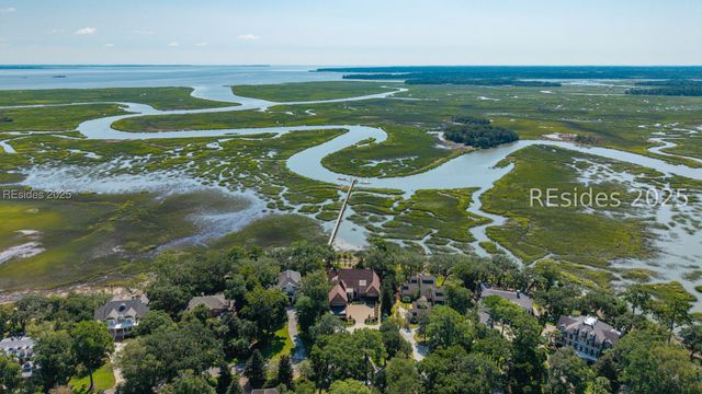 16 Hampton Ln, Bluffton, SC 29910