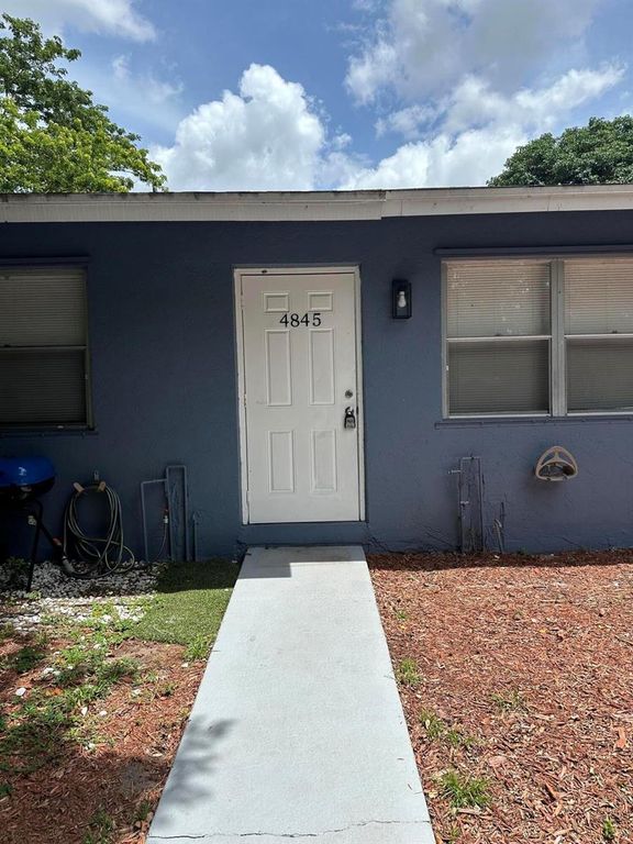 4833 SERAFICA Drive, Lake Worth, FL 33461