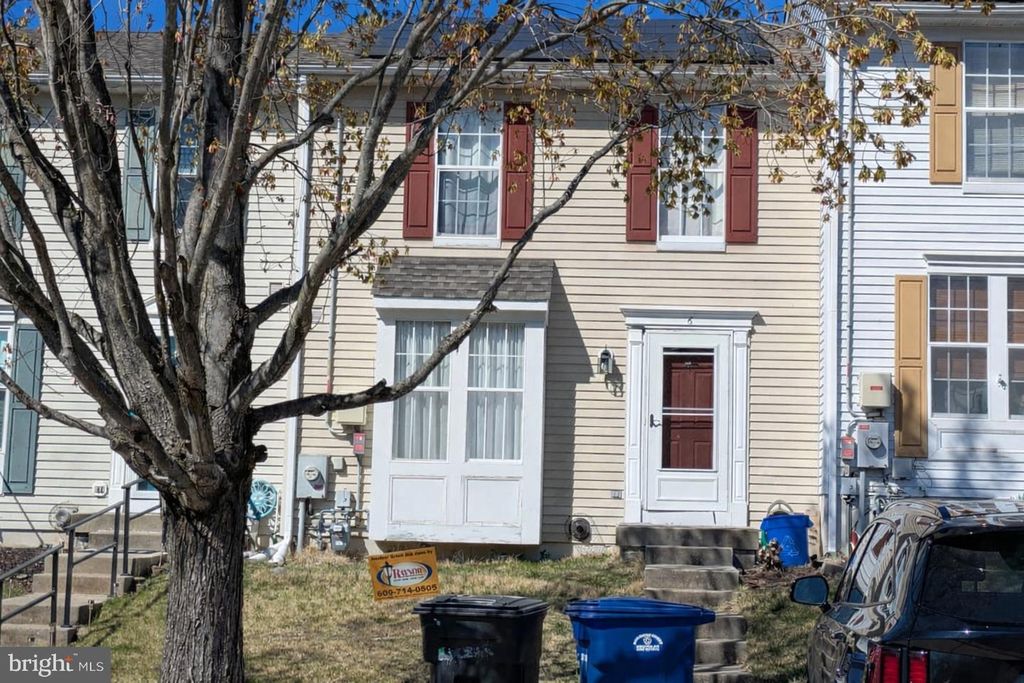 6 REGENCY DR, Mount Holly, NJ 08060
