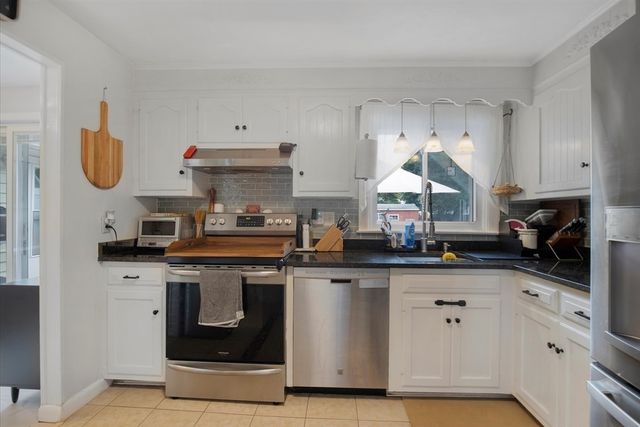 38 Mercedes Rd, Brockton, MA 02301