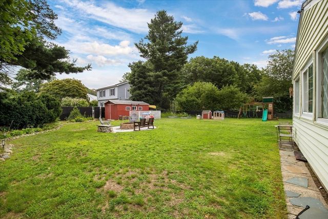 38 Mercedes Rd, Brockton, MA 02301