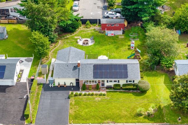 38 Mercedes Rd, Brockton, MA 02301