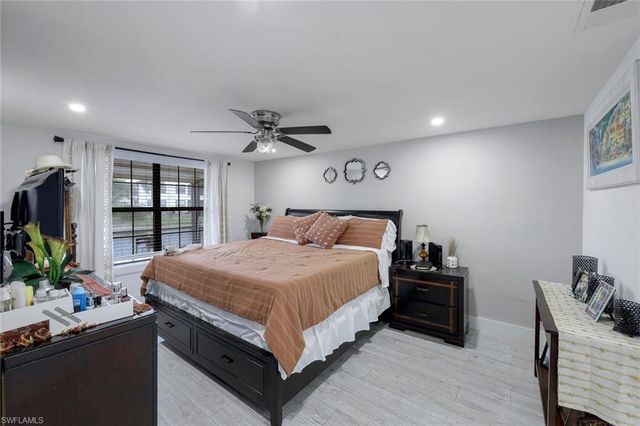 5229 Treetops DR # I, Naples, FL 34113