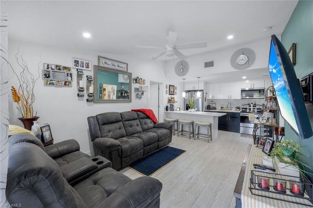 5229 Treetops DR # I, Naples, FL 34113