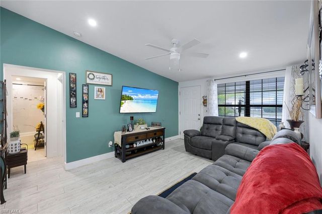 5229 Treetops DR # I, Naples, FL 34113