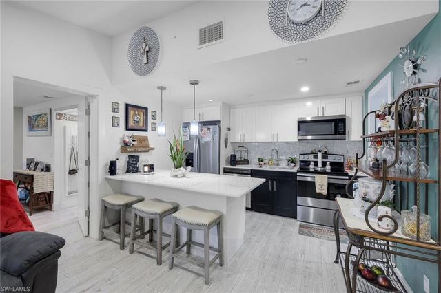 5229 Treetops DR # I, Naples, FL 34113