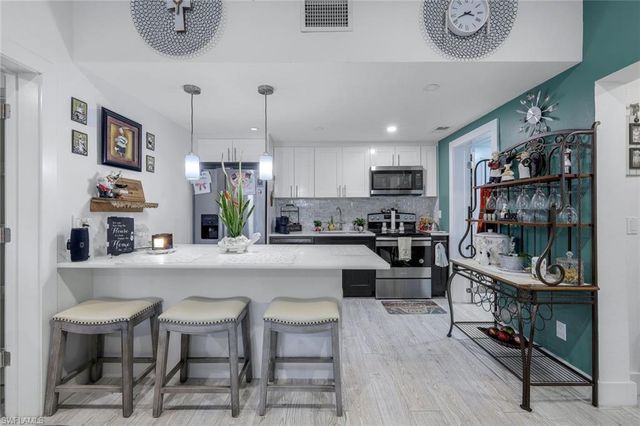 5229 Treetops DR # I, Naples, FL 34113