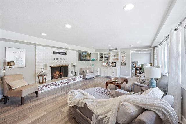 325 Mountain View Place, Grants Pass, OR 97527