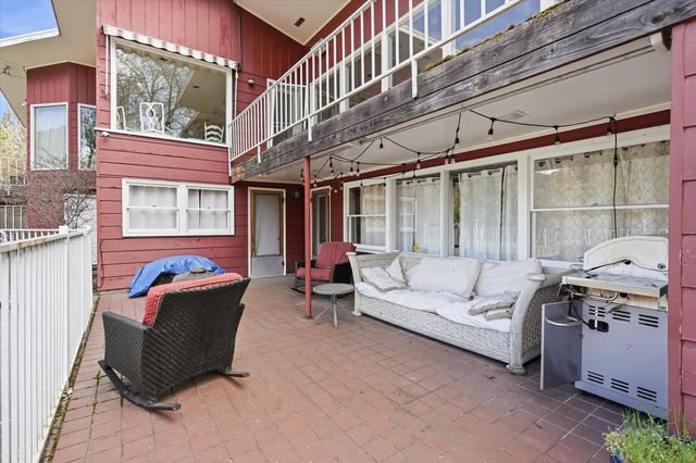 325 Mountain View Place, Grants Pass, OR 97527