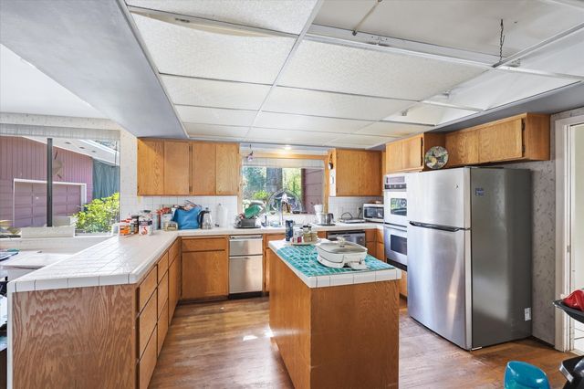 325 Mountain View Place, Grants Pass, OR 97527