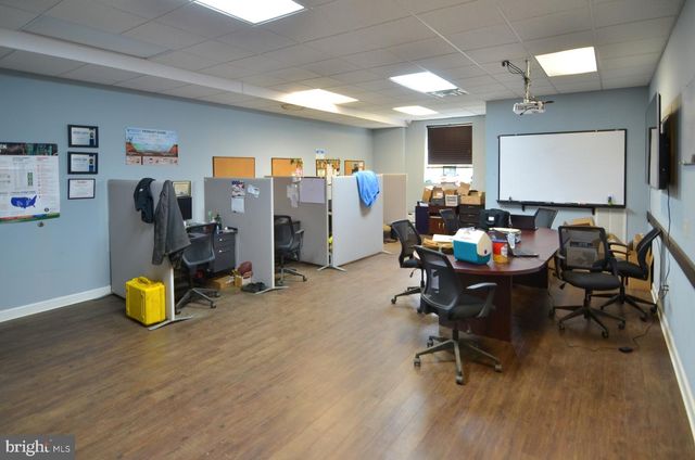 56 ROUTE 130, Trenton, NJ 08620