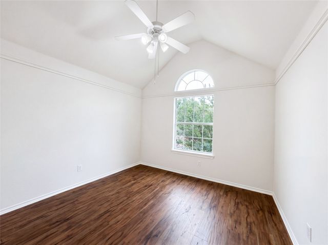 6218 Kingswood Drive, Arlington, TX 76001