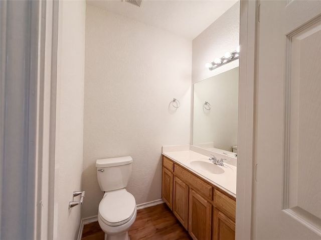 6218 Kingswood Drive, Arlington, TX 76001