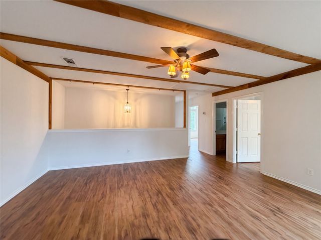 6218 Kingswood Drive, Arlington, TX 76001