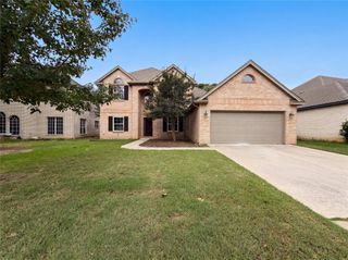 6218 Kingswood Drive, Arlington, TX 76001