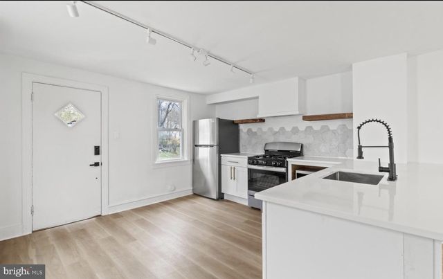 715 E HAVERFORD RD, Bryn Mawr, PA 19010