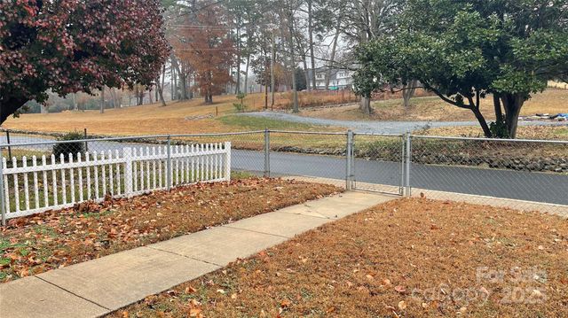 144 Maple Street, Badin, NC 28009