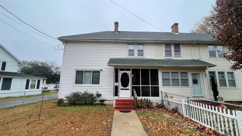 144 Maple Street, Badin, NC 28009