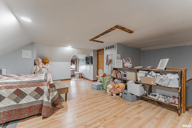 2136 950TH Street, Chestnut, IL 62518