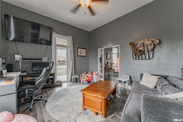 2136 950TH Street, Chestnut, IL 62518