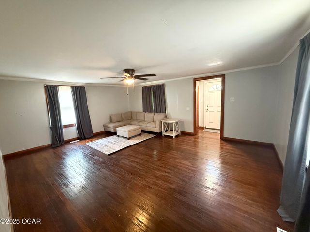 101 McConnell Avenue, Joplin, MO 64801