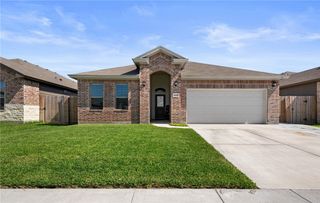 1035 Ocean Breeze St, Portland, TX 78374