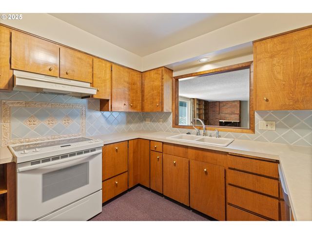 628 Nw 19TH St, Mc Minnville, OR 97128