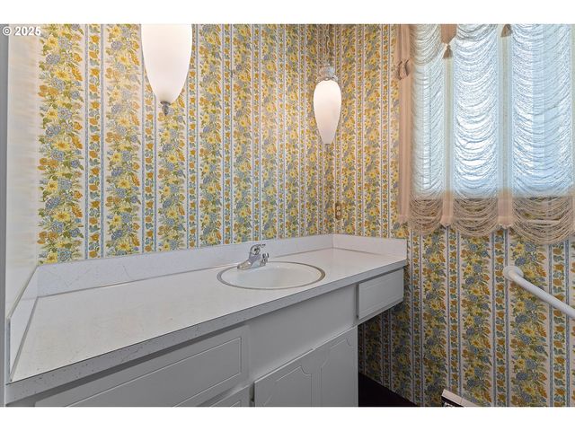 628 Nw 19TH St, Mc Minnville, OR 97128