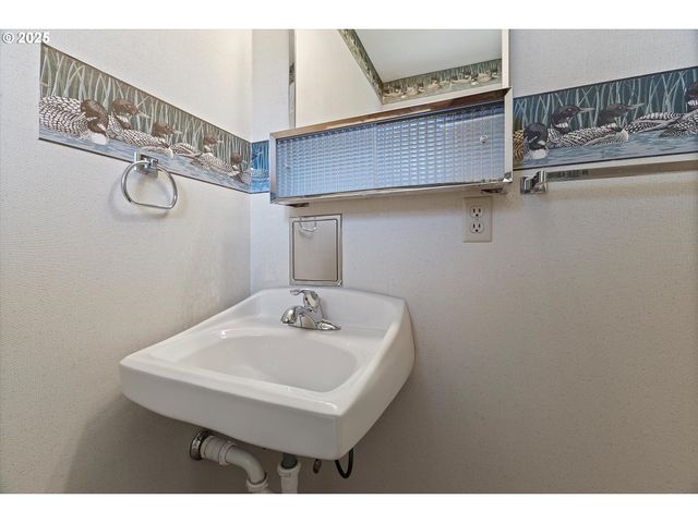 628 Nw 19TH St, Mc Minnville, OR 97128