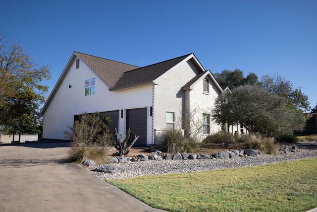 3509 La Cumbre Dr, Kerrville, TX 78028