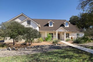 3509 La Cumbre Dr, Kerrville, TX 78028