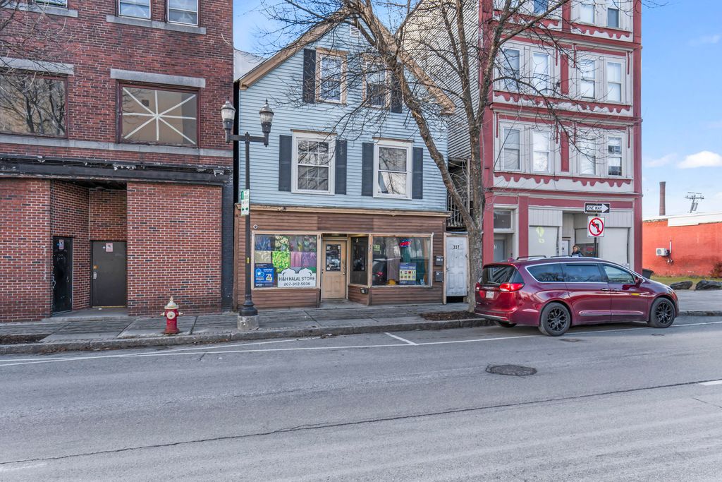 337 Lisbon Street, Lewiston, ME 04240 — photo 3