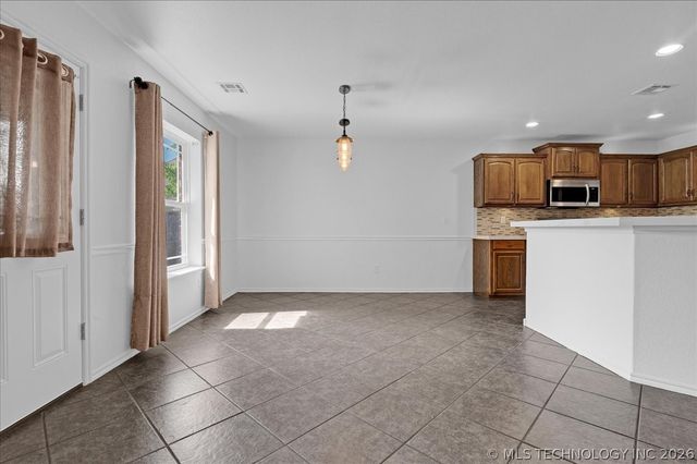26434 Hann Drive, Claremore, OK 74019