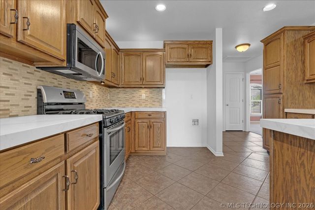 26434 Hann Drive, Claremore, OK 74019