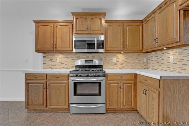 26434 Hann Drive, Claremore, OK 74019