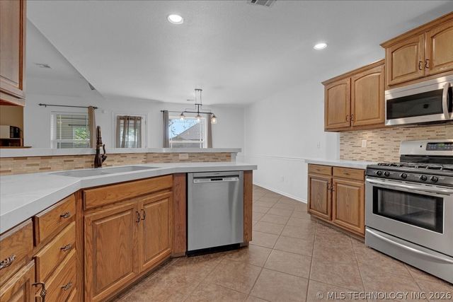 26434 Hann Drive, Claremore, OK 74019