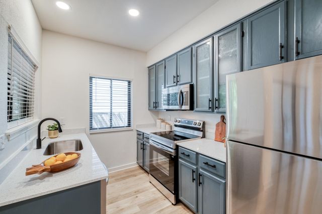 601 Nelray BLVD 6, Austin, TX 78751