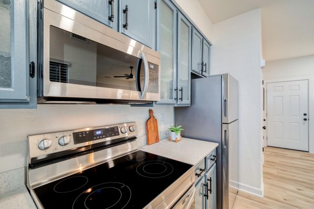 601 Nelray BLVD 6, Austin, TX 78751