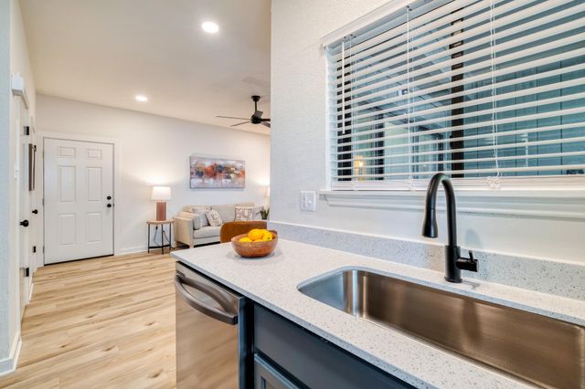 601 Nelray BLVD 6, Austin, TX 78751