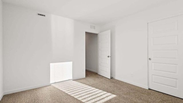 226 Cressmoor Boulevard, Hobart, IN 46342