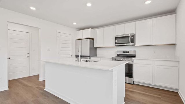 226 Cressmoor Boulevard, Hobart, IN 46342