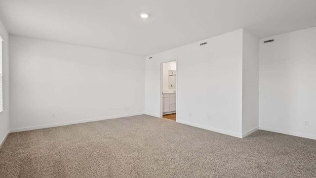 226 Cressmoor Boulevard, Hobart, IN 46342