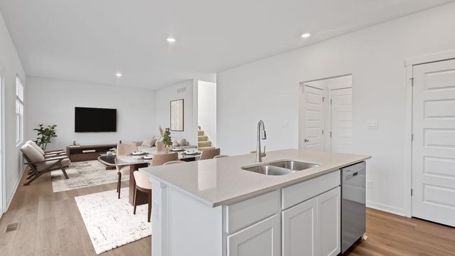 226 Cressmoor Boulevard, Hobart, IN 46342