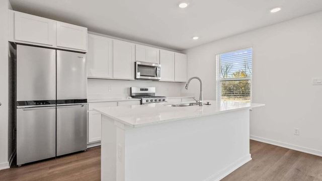 226 Cressmoor Boulevard, Hobart, IN 46342