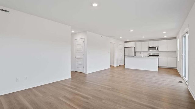 226 Cressmoor Boulevard, Hobart, IN 46342