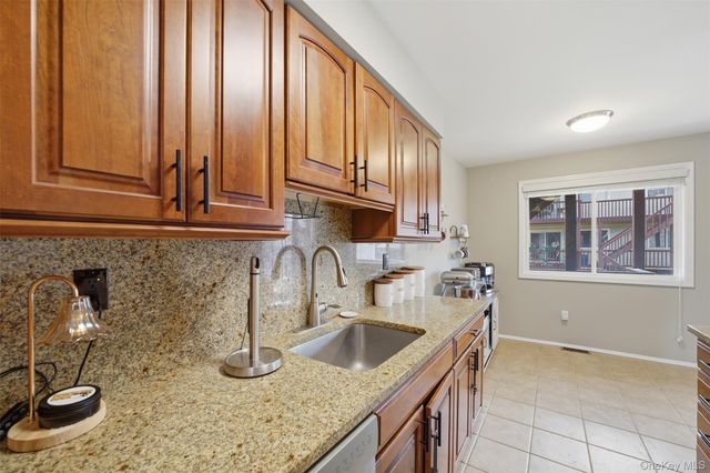25 College Avenue 707, Nanuet, NY 10954