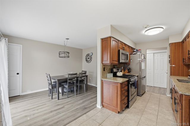 25 College Avenue 707, Nanuet, NY 10954