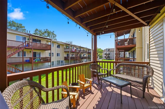 25 College Avenue 707, Nanuet, NY 10954