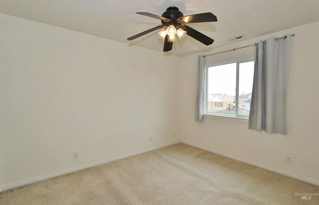 689 Triumph Dr, Middleton, ID 83644