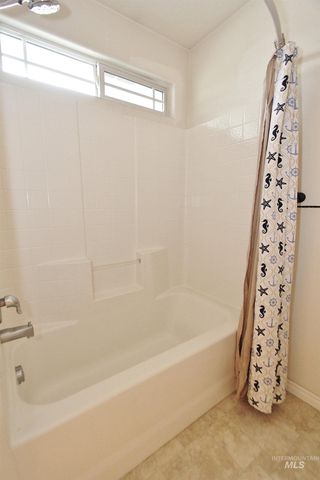 689 Triumph Dr, Middleton, ID 83644